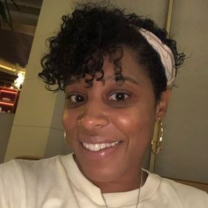 Meet your Posher, Denita